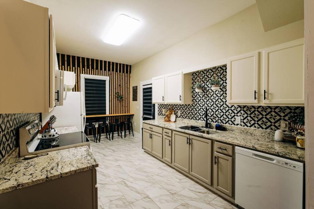 Close To Downtown San Antonio,Tx With Private Backyard And Firepit Luaran gambar